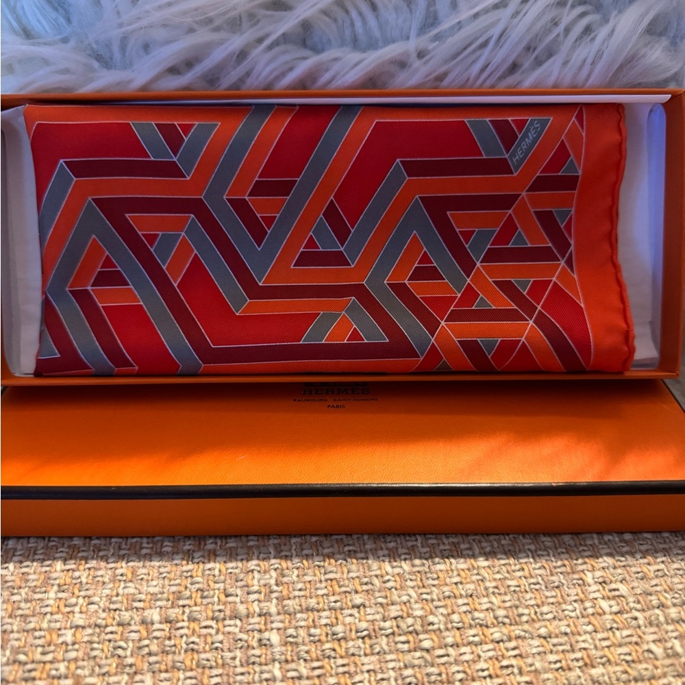 Hermès Petit Carre Cube Silk Scarf - Picture 4 of 5